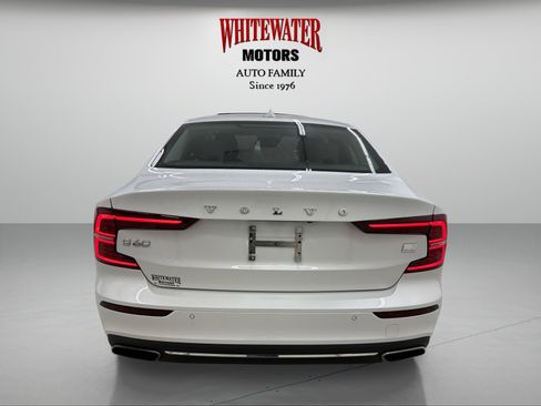 Used 2021 Volvo S60 T8 Inscription image 3