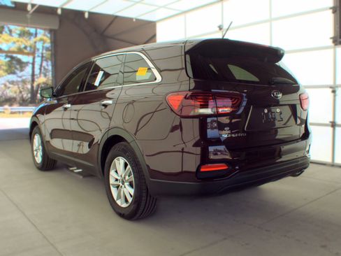 Used 2020 Kia Sorento LX FWD image 4