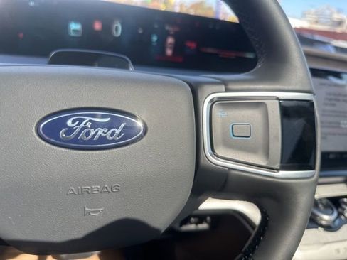 New 2025 Ford Expedition Active image 20