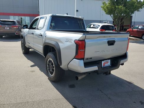 Certified 2024 Toyota Tacoma TRD Off-Road AWD/4WD image 3