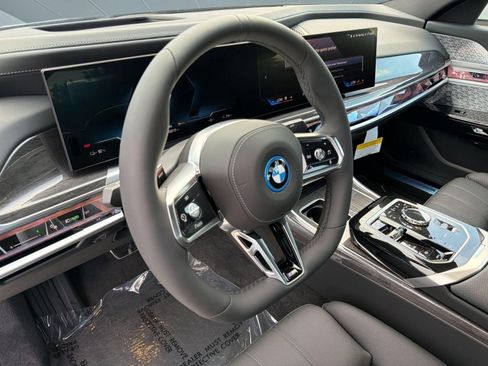 New 2026 BMW i7 xDrive60 AWD/4WD image 4