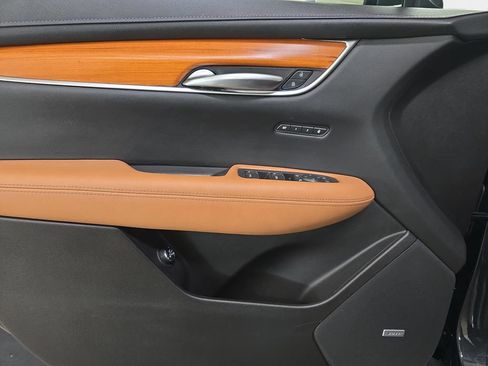 Used 2021 Cadillac XT5 Premium Luxury FWD image 27