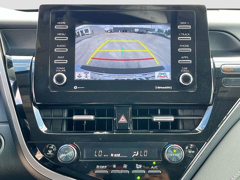 Used 2024 Toyota Camry SE w/ Convenience Package image 20