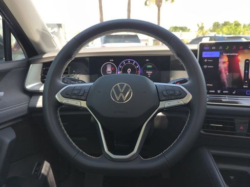 Used 2026 Volkswagen Tiguan SE FWD image 26