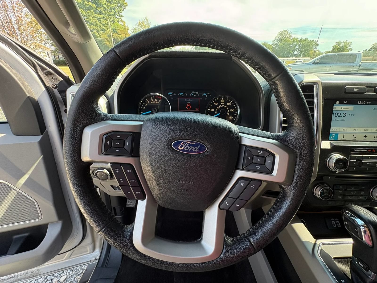 Used 2016 Ford F150 Lariat w/ Equipment Group 502A Luxury AWD/4WD image 12