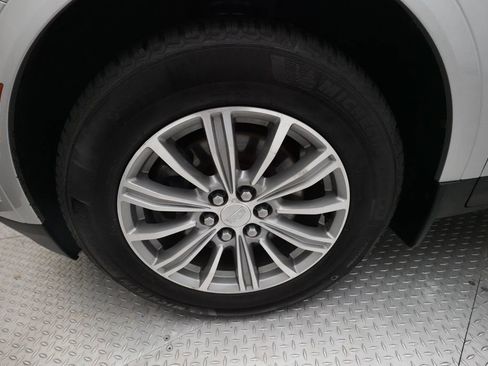 Used 2018 Cadillac XT5 Luxury w/ Driver Awareness Package AWD/4WD image 29
