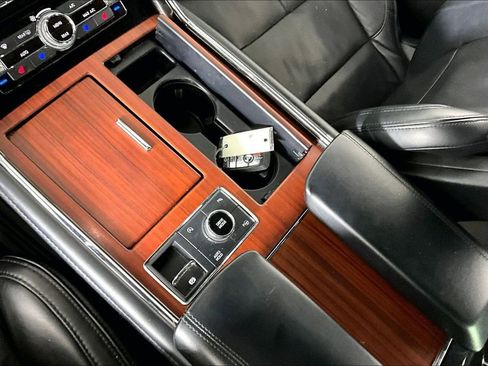 Used 2021 Lincoln Navigator L Reserve w/ Luxury Package image 16