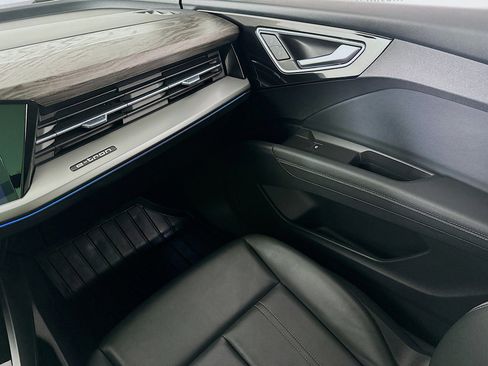 Used 2024 Audi Q4 e-tron Premium Plus w/ Premium Plus image 22