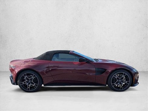 Used 2021 Aston Martin V8 Vantage Roadster image 4