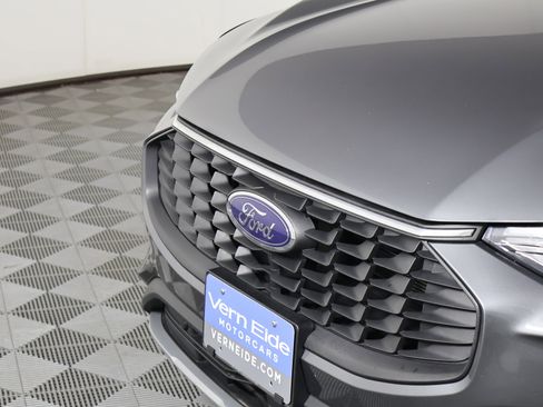 Used 2025 Ford Escape Active image 11