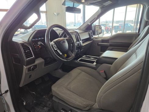 Used 2016 Ford F150 XLT w/ Equipment Group 302A Luxury image 17