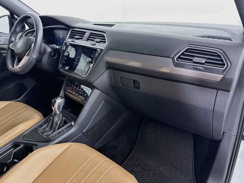 Used 2023 Volkswagen Tiguan SE R-Line FWD image 24