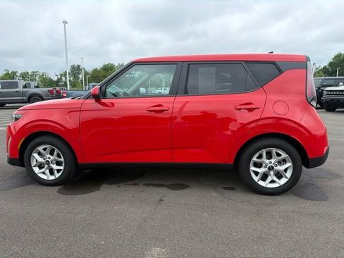 Used 2024 Kia Soul LX w/ Option Group 015 FWD image 9