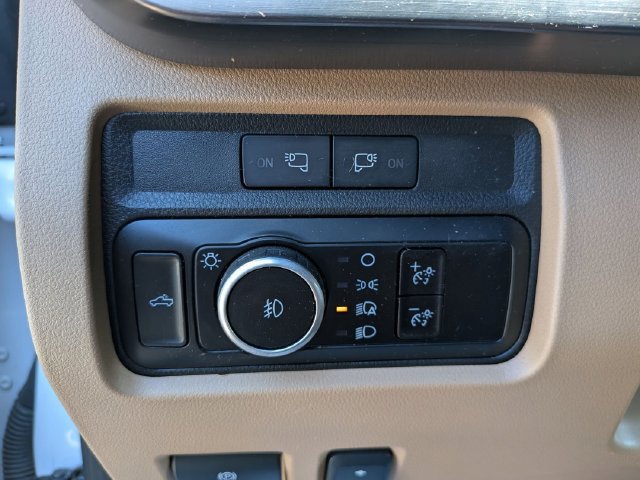 Used 2024 Ford F550 4x4 Crew Cab Super Duty image 13