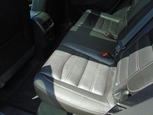 Used 2023 GMC Terrain Denali w/ Denali Premium Package AWD/4WD image 44