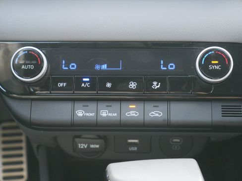 Used 2025 Hyundai Elantra Sport image 18