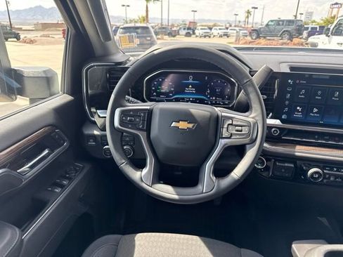 Used 2025 Chevrolet Silverado 2500 LT AWD/4WD image 14