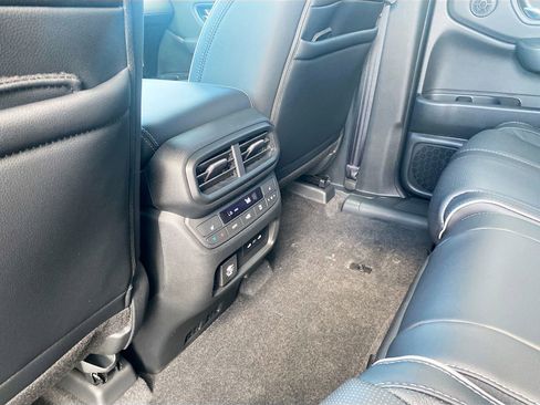 Certified 2025 Honda Pilot Elite image 21