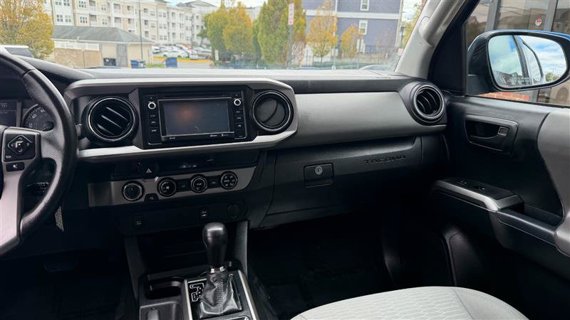 Used 2017 Toyota Tacoma SR5 AWD/4WD image 22