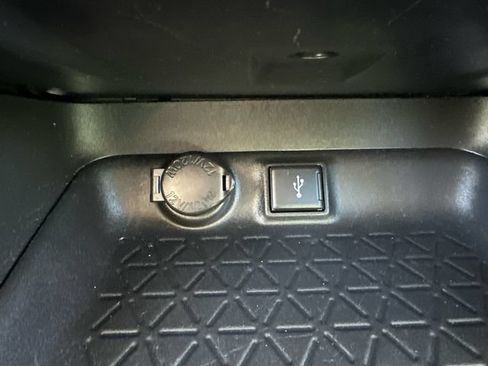 Certified 2022 Toyota RAV4 LE AWD/4WD image 42