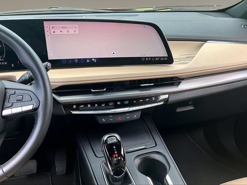 Used 2024 Cadillac XT4 Premium Luxury w/ Active Safety Package FWD image 6