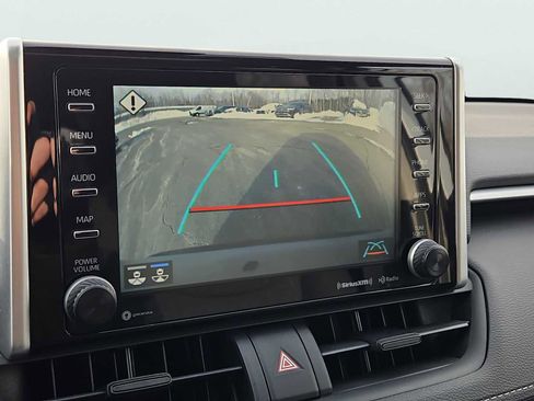 Used 2021 Toyota RAV4 XLE w/ Convenience Package image 17