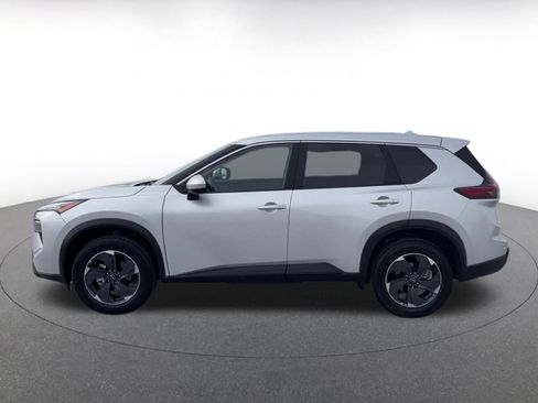 Used 2025 Nissan Rogue SV FWD image 9