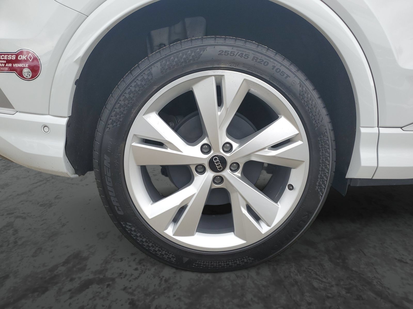 Used 2023 Audi Q4 e-tron Premium Plus AWD/4WD image 5
