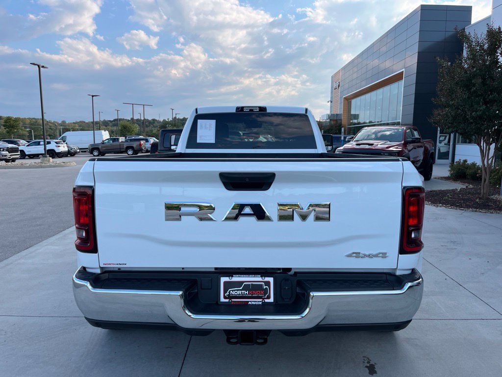 Used 2025 RAM 3500 Tradesman w/ Chrome Appearance Group AWD/4WD image 18