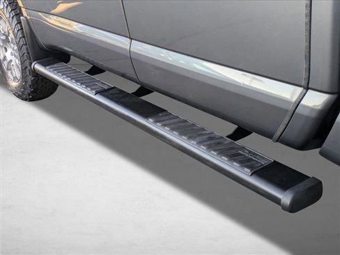 Used 2018 Nissan Titan SV w/ SV Convenience Package image 15