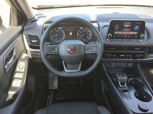 Certified 2025 Nissan Rogue SV image 16