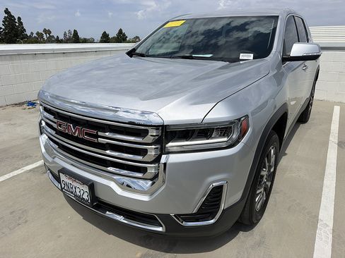 Used 2020 GMC Acadia SLE w/ LPO, Cargo Package FWD image 2