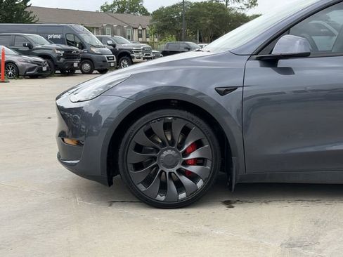 Used 2023 Tesla Model Y Performance AWD/4WD image 9
