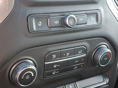 Used 2021 Chevrolet Silverado 2500 Custom w/ Custom Convenience Package image 15