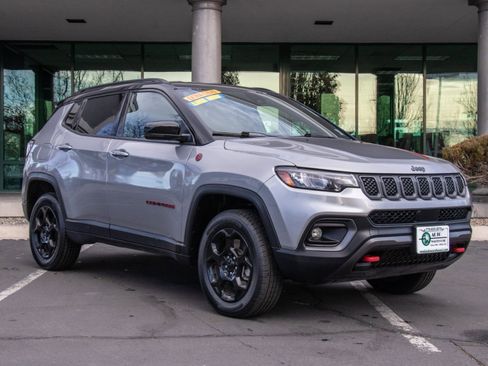 Used 2023 Jeep Compass Trailhawk image 1