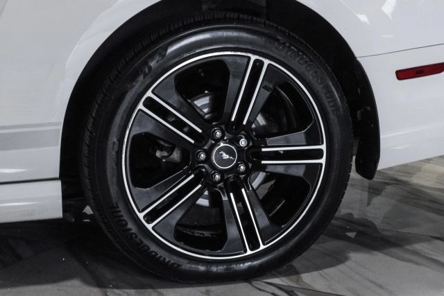 Used 2013 Ford Mustang GT Premium w/ Electronics Pkg RWD image 51