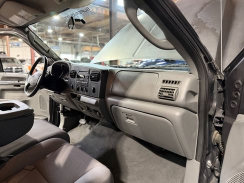 Used 2005 Ford F250 XLT image 16