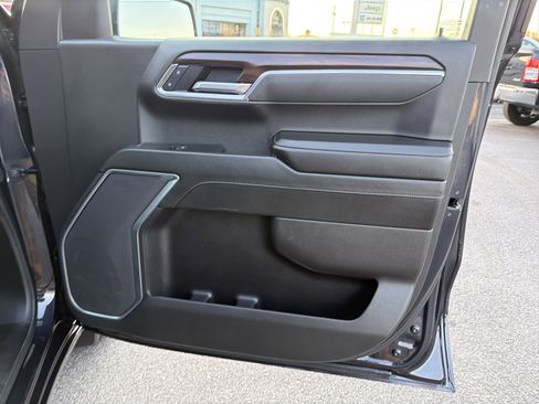 Used 2025 GMC Sierra 1500 SLT image 15