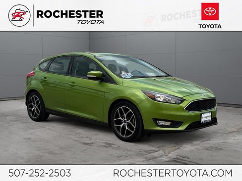 Used 2018 Ford Focus SEL w/ Cold Weather Package FWD image 1