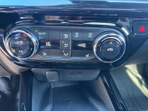 New 2026 Chevrolet Trax RS w/ Sunroof Package image 24