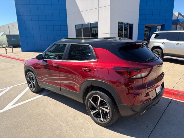 Used 2023 Chevrolet TrailBlazer RS w/ Sun and Liftgate Package FWD image 8