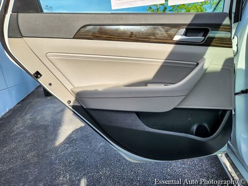 Used 2017 Hyundai Sonata Limited FWD image 18