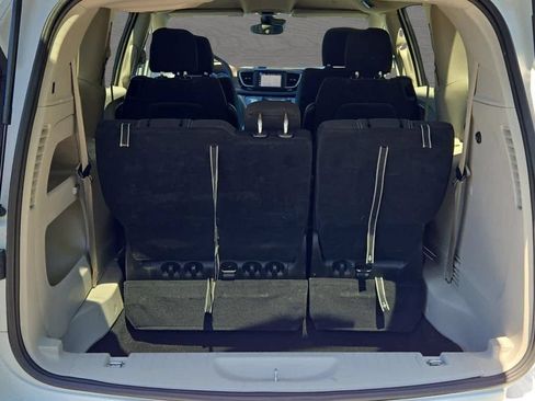 Used 2023 Chrysler Voyager LX FWD image 12