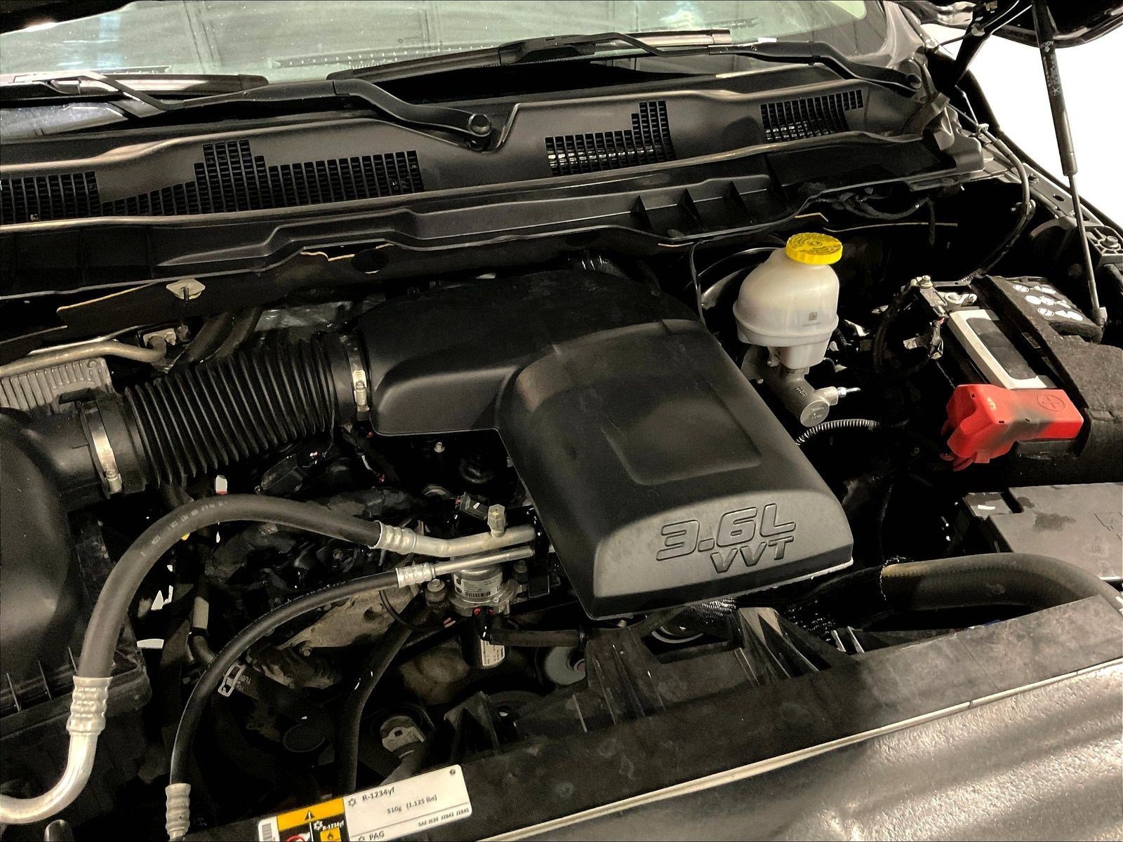 Used 2024 RAM 1500 Classic SLT AWD/4WD image 30