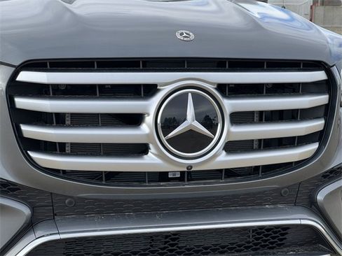 Used 2025 Mercedes-Benz GLS 450 4MATIC image 46