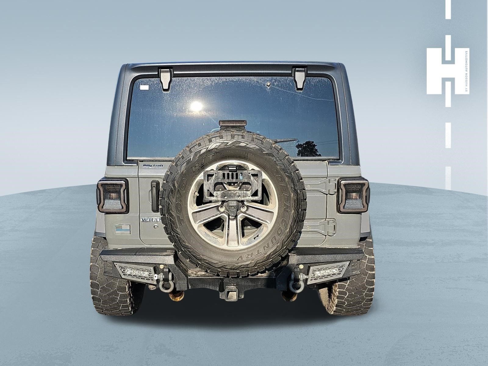 Used 2018 Jeep Wrangler Unlimited Sahara AWD/4WD image 4