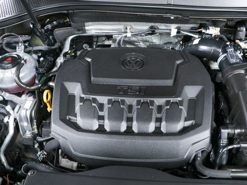Used 2023 Volkswagen Tiguan SE R-Line FWD image 33