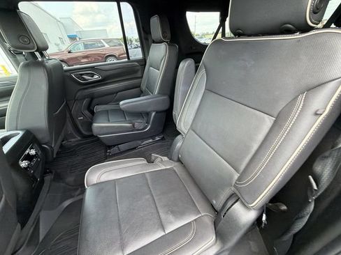 Certified 2023 GMC Yukon XL SLT w/ SLT Premium Package AWD/4WD image 26