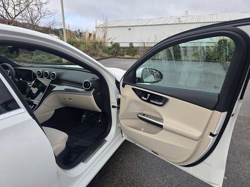 Used 2025 Mercedes-Benz C 300 Sedan image 13