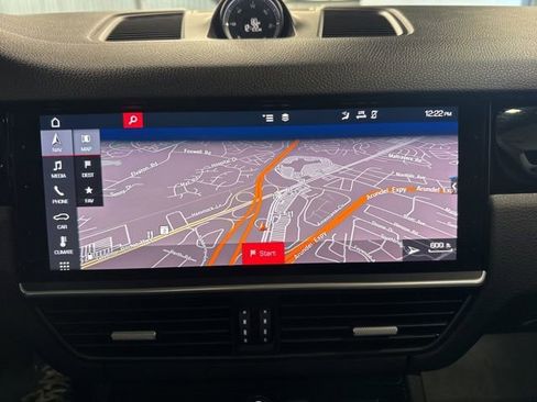 Used 2019 Porsche Cayenne S image 21